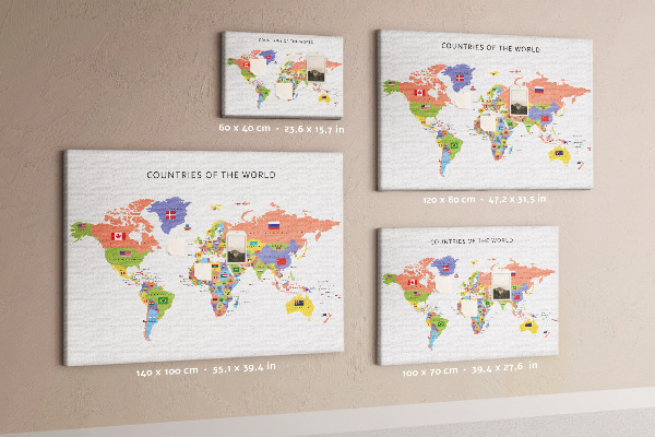 Pizarra de corcho con mapas del mundo y países marcados