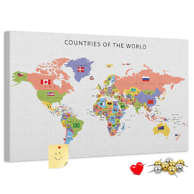 Pizarra de corcho con mapas del mundo y países marcados