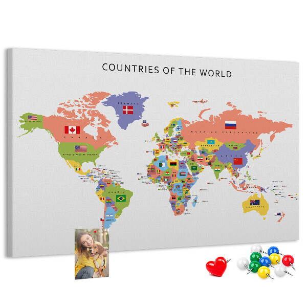 Pizarra de corcho con mapas del mundo y países marcados