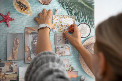 Pizarra de corcho con diseño de frutas tropicales y accesorios de playa