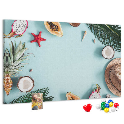 Pizarra de corcho con diseño de frutas tropicales y accesorios de playa
