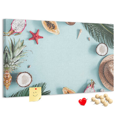 Pizarra de corcho con diseño de frutas tropicales y accesorios de playa