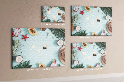 Pizarra de corcho con diseño de frutas tropicales y accesorios de playa