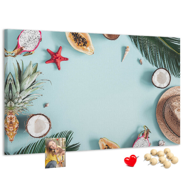 Pizarra de corcho con diseño de frutas tropicales y accesorios de playa