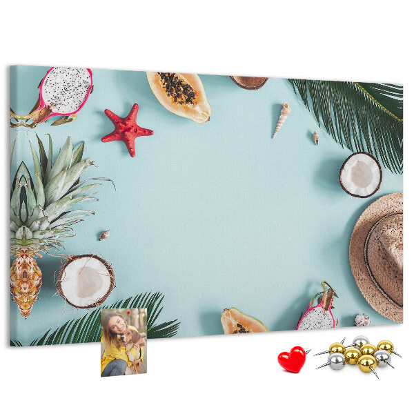 Pizarra de corcho con diseño de frutas tropicales y accesorios de playa