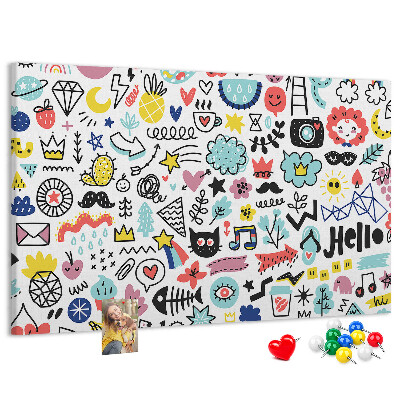 Tablero de anuncios con diseños coloridos de motivos dibujados