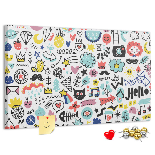 Tablero de anuncios con diseños coloridos de motivos dibujados