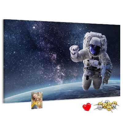 Tablero de anuncios Astronauta en el espacio exterior