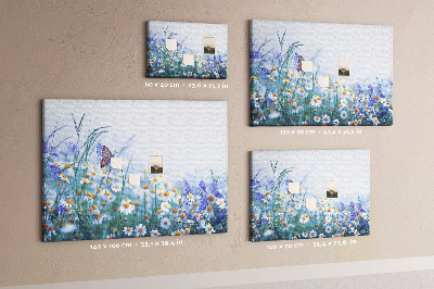 Tablero de corcho decorativo con diseño de pradera con mariposa y flores