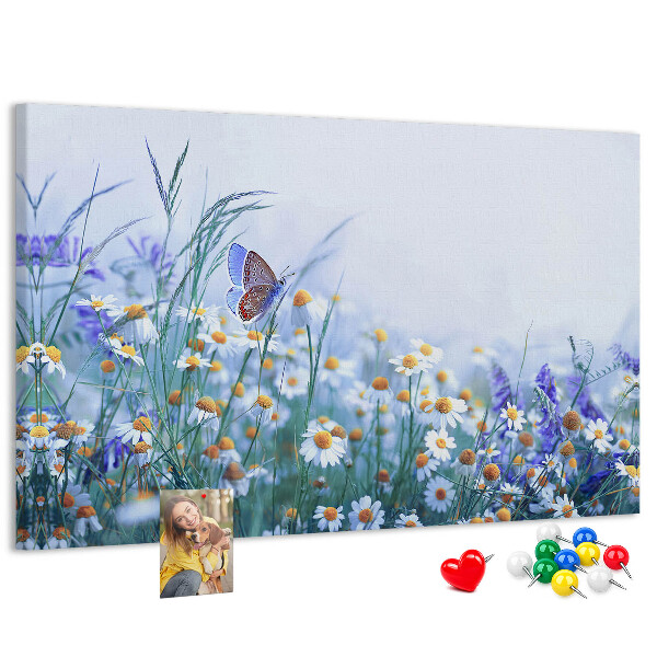 Tablero de corcho decorativo con diseño de pradera con mariposa y flores