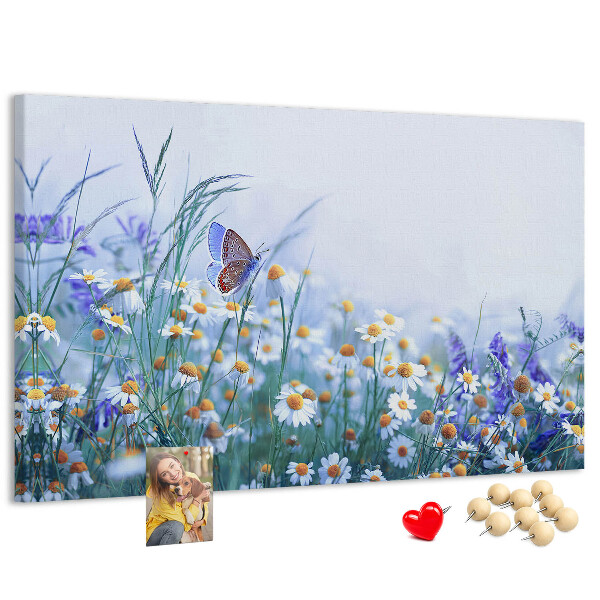 Tablero de corcho decorativo con diseño de pradera con mariposa y flores