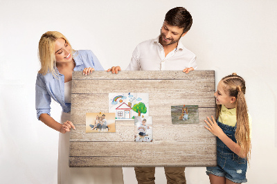 Tablero de corcho decorado de madera natural en tonos cálidos