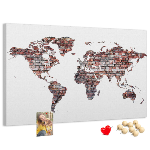 Tablero de anuncios mapamundi con fondo de pared de ladrillos