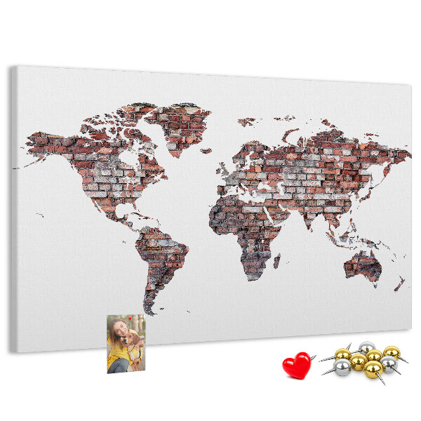 Tablero de anuncios mapamundi con fondo de pared de ladrillos