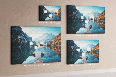 Tablero de corcho decorativo paisaje montañoso reflejado en el lago