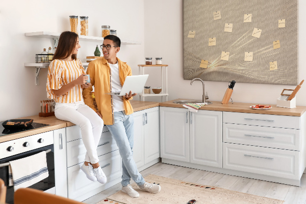Tablero de anuncios con diseño de líneas delicadas en tonos beige