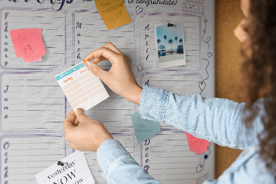 Pizarra de corcho calendario de cumpleaños con detalles coloridos