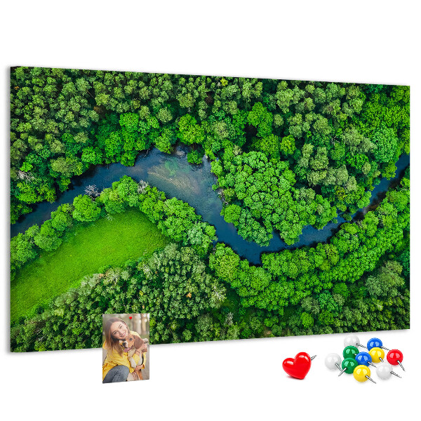 Tablero de anuncios con diseño de paisaje verde y río serpenteante