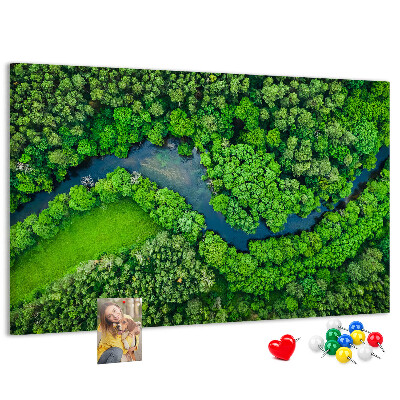 Tablero de anuncios con diseño de paisaje verde y río serpenteante