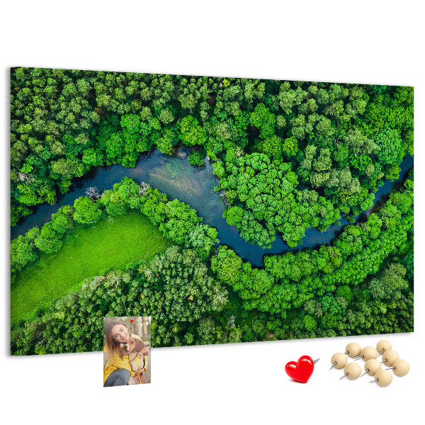 Tablero de anuncios con diseño de paisaje verde y río serpenteante