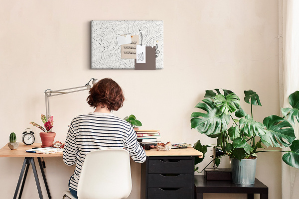 Tablero de anuncios con diseño de líneas abstractas en forma de contornos