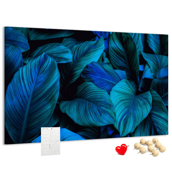 Tablero de anuncios hojas de color azul intenso