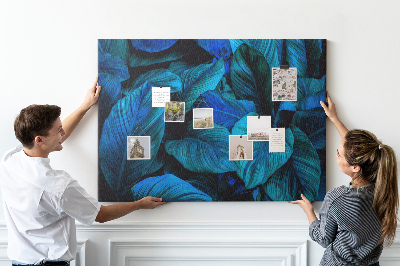 Tablero de anuncios hojas de color azul intenso