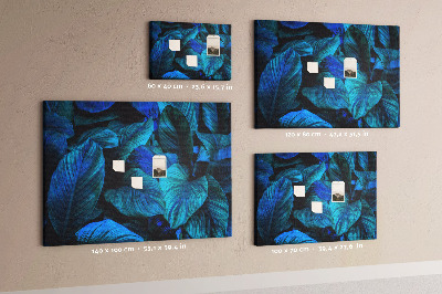 Tablero de anuncios hojas de color azul intenso
