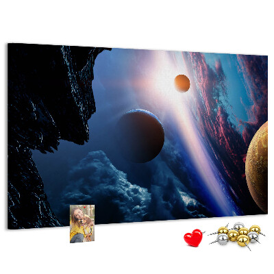 Tablero de anuncios con diseño de paisaje espacial de planetas y nubes