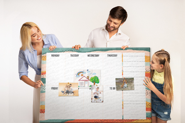 Tablero de corcho decorativo agenda colorida con diseño semanal