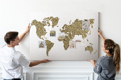 Tablero de corcho decorado mapa del mundo dorado sobre fondo blanco