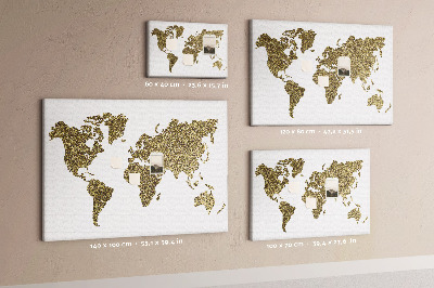Tablero de corcho decorado mapa del mundo dorado sobre fondo blanco