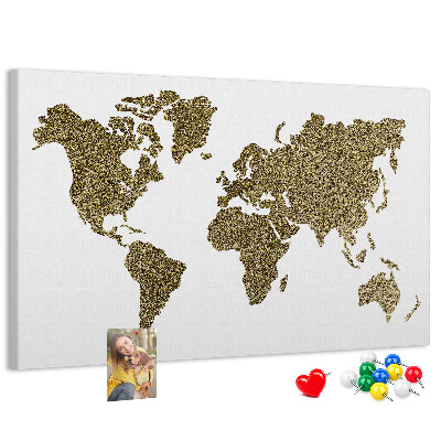 Tablero de corcho decorado mapa del mundo dorado sobre fondo blanco