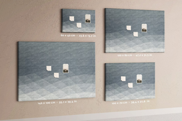Tablero de corcho decorado con diseño de triángulos geométricos en escala de grises