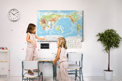 Tablero de anuncios mapa del mundo con los continentes coloreados