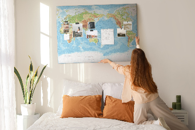 Tablero de anuncios mapa del mundo con los continentes coloreados