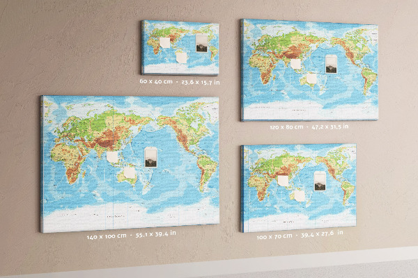 Tablero de anuncios mapa del mundo con los continentes coloreados