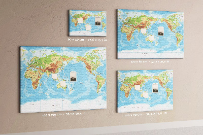 Tablero de anuncios mapa del mundo con los continentes coloreados