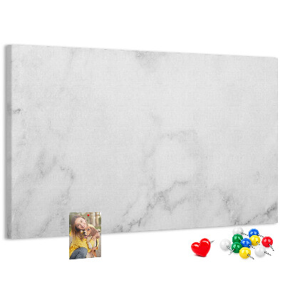 Tablero de corcho decorado con diseño elegante para oficinas en mármol