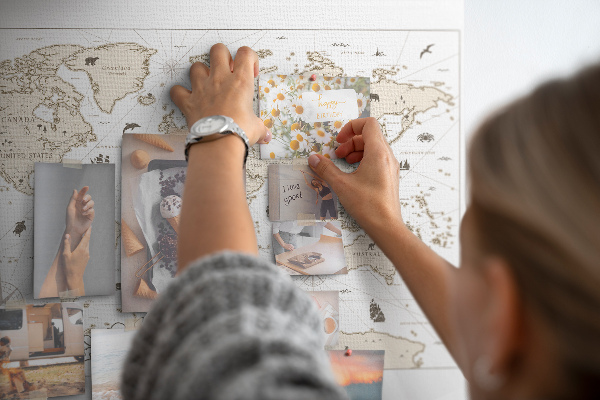 Tablero de corcho decorativo mapa del mundo antiguo con detalles geográficos