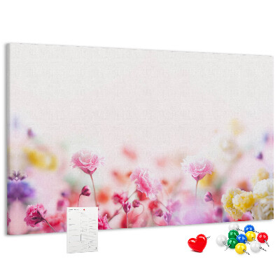 Tablero de corcho decorado con estampado floral en tonos pastel