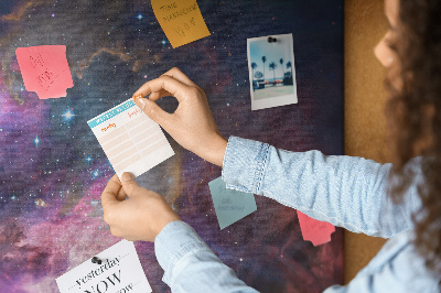 Tablero de corcho decorado con diseño de paisaje espacial de estrellas y nebulosas