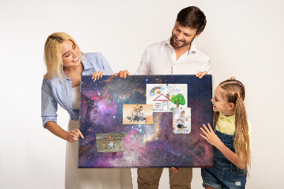 Tablero de corcho decorado con diseño de paisaje espacial de estrellas y nebulosas
