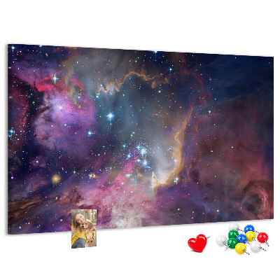 Tablero de corcho decorado con diseño de paisaje espacial de estrellas y nebulosas