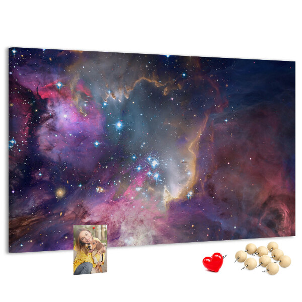 Tablero de corcho decorado con diseño de paisaje espacial de estrellas y nebulosas