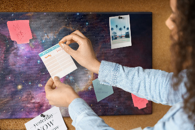 Tablero de corcho decorado con diseño de paisaje espacial de estrellas y nebulosas