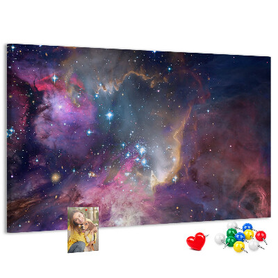 Tablero de corcho decorado con diseño de paisaje espacial de estrellas y nebulosas
