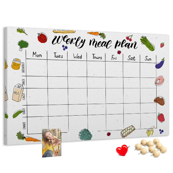 Tablero de corcho decorado para organizar el plan de comidas semanal