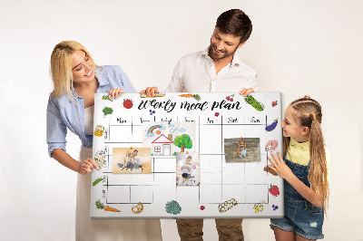 Tablero de corcho decorado para organizar el plan de comidas semanal