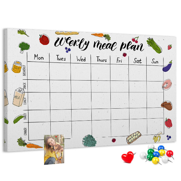 Tablero de corcho decorado para organizar el plan de comidas semanal